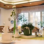 Hotel & Nagel Gmbh