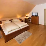 Hotel & Nagel Gmbh