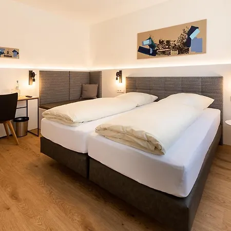 & Nagel Hotel 3*