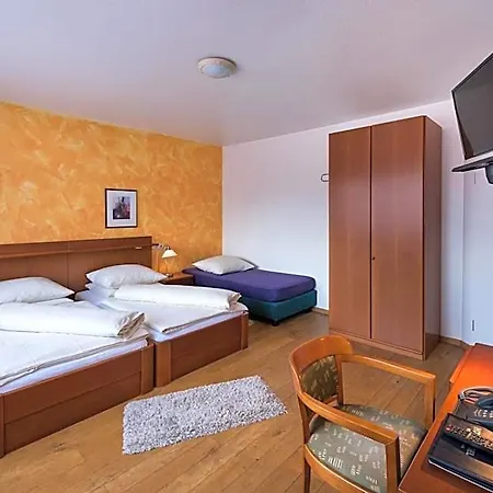 Hotel & Nagel Gmbh