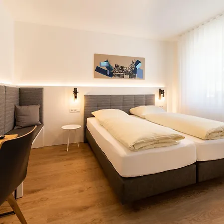 Hotel & Nagel Gmbh