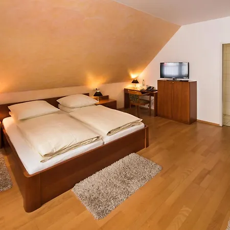 Hotel & Nagel Gmbh